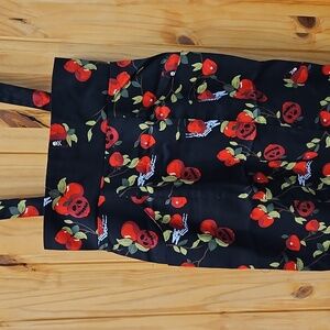 Black Apple Skull Print Pencil Skirt